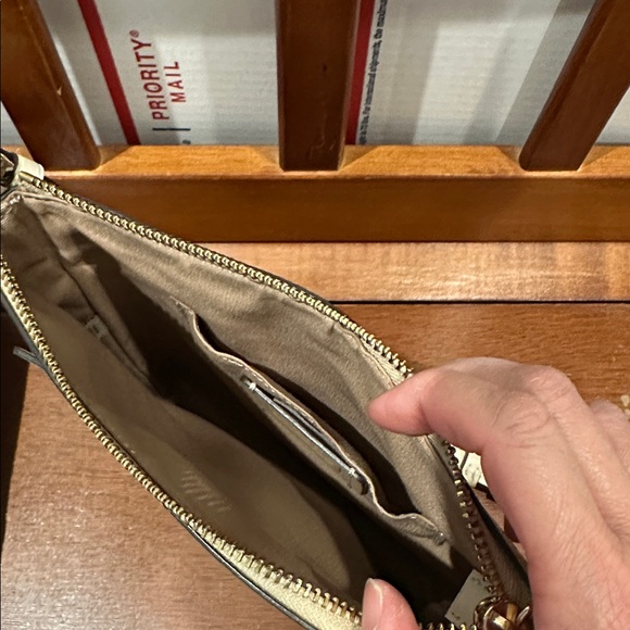 Coach Beige Messenger Crossbody Bag - Picture 4 of 4